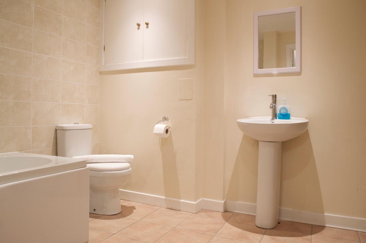 אדינבורו 3 Bedroom Apartment Accommodates 8 מראה חיצוני תמונה