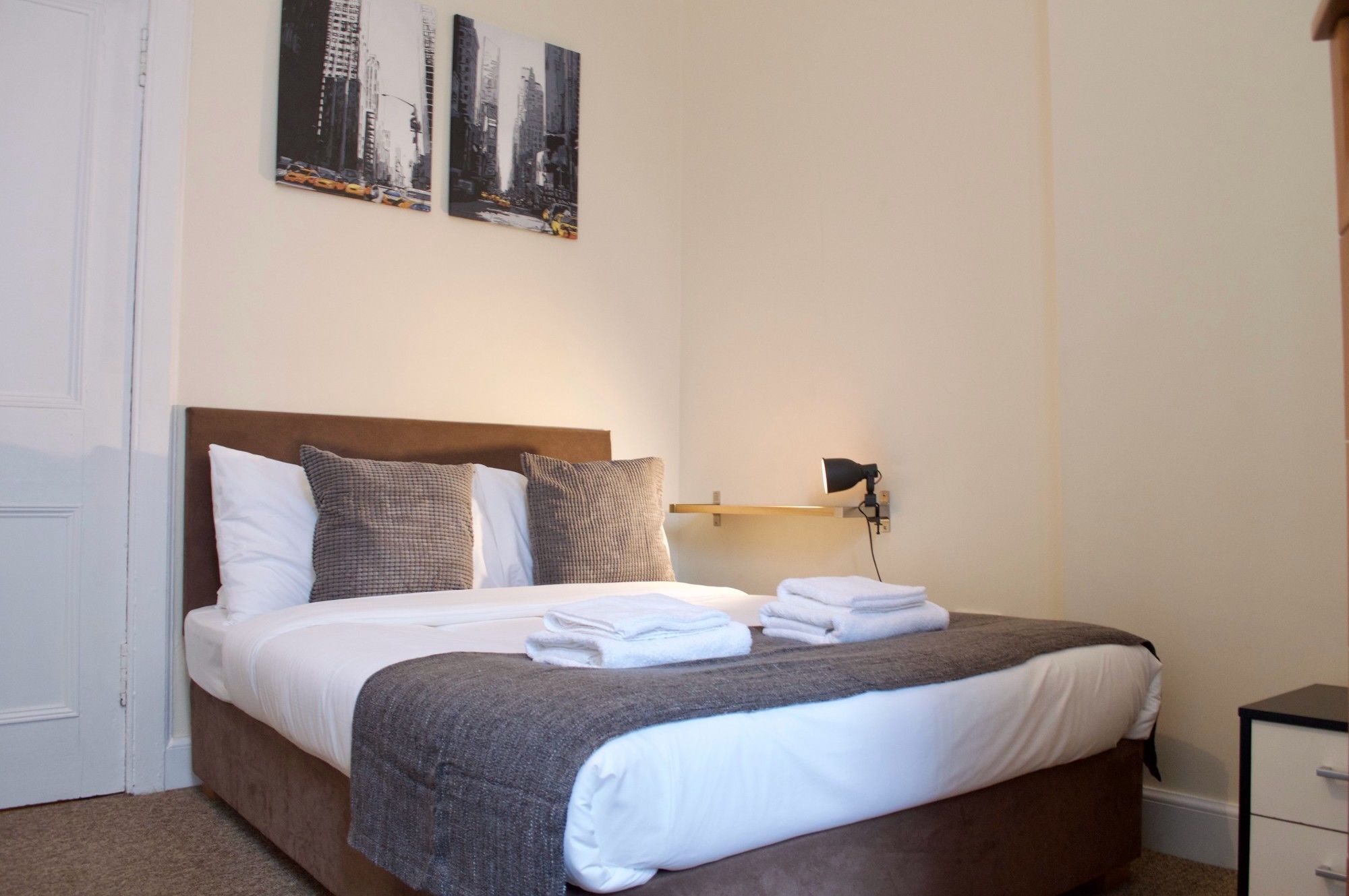 אדינבורו 3 Bedroom Apartment Accommodates 8 מראה חיצוני תמונה